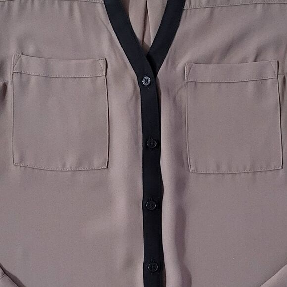 Express Portofino Taupe Button Down Blouse Black Trim - Picture 13 of 14